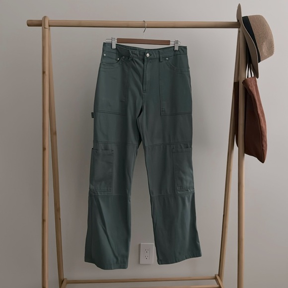 Green Forever 21 Wide Leg Cargo Pants - Picture 1 of 2